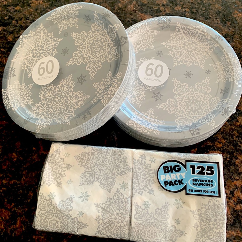 Shining season 2/60pack of 9inch dinner plates and 125 beverage napkins